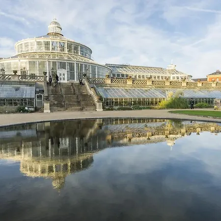 Beautiful On Stroget In Center *