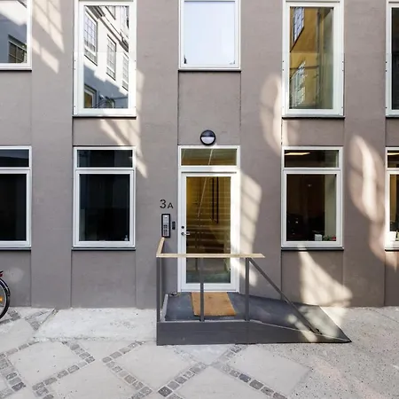 Beautiful On Stroget In Center *