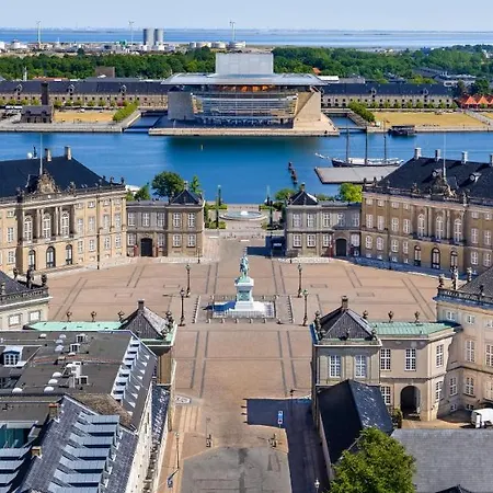 Beautiful On Stroget In Center *